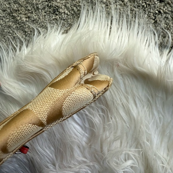 Coach Signature Floral Appliqué Wristlet EUC - Picture 11 of 11